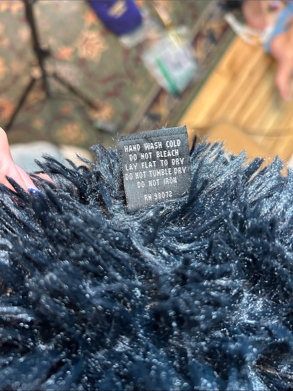 Black Fuzzy Faux Fur Elastic swirl Scarf - Picture 6 of 6
